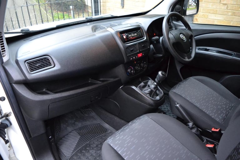 2017 Vauxhall Combo COMBI,PANEL,CREW VAN 5 SEATS,2300 CDTI