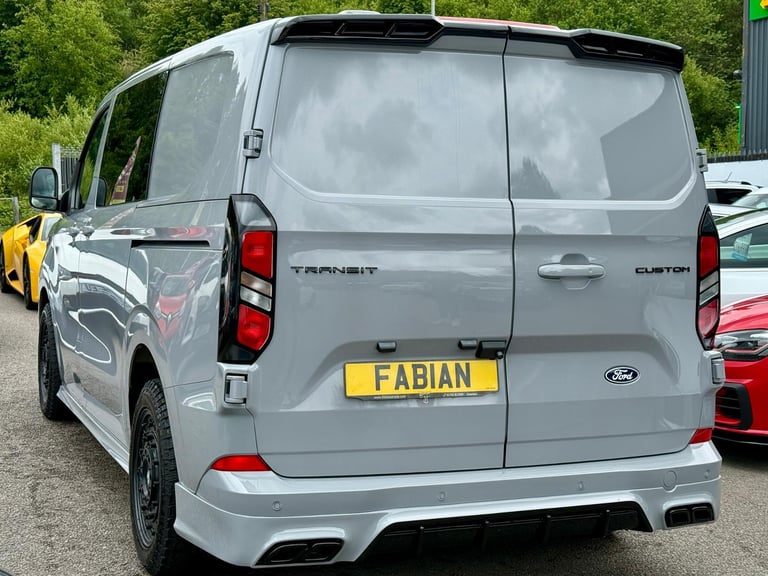 2024 Ford Transit Custom 2.0 Limited Auto **Motion R Kit - Day Van - 5 Seater**