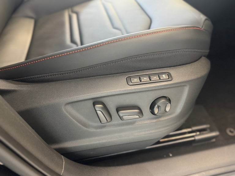 2025 SEAT Ateca 1.5 TSI EVO FR Sport 5dr DSG Estate Petrol Automatic