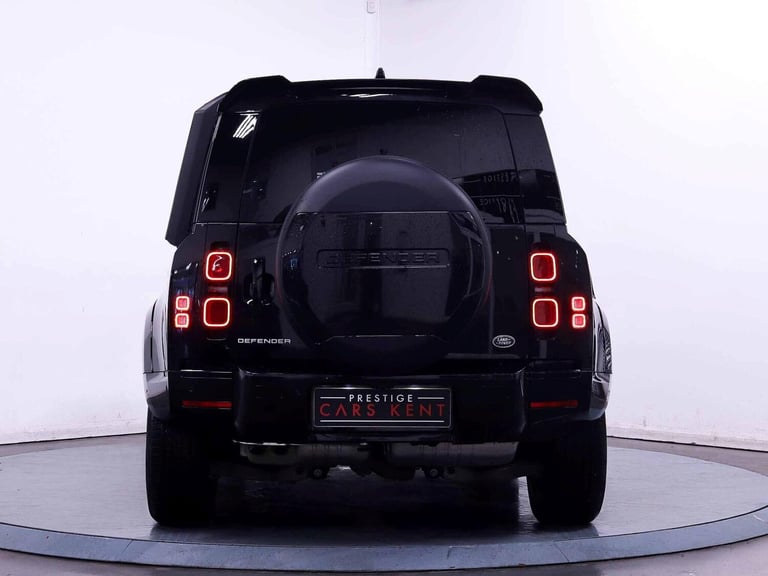 2023 Land Rover Defender 110 3.0 D250 MHEV SE Hard Top SUV 5dr Diesel Auto 4WD MWB Euro 6 (s/s) (...