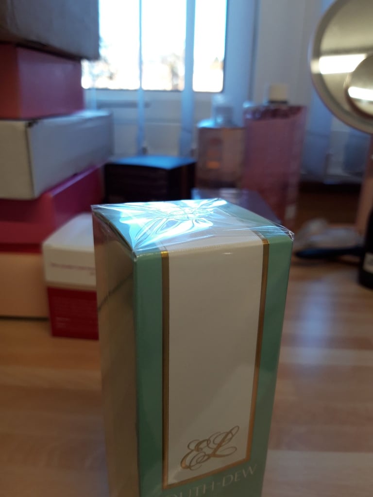 Iconic fragrance Estee Lauder youth dew fragrance Brand new sealed. 67mls