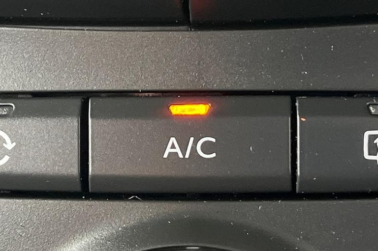 2017 Peugeot 2008 1.6 BlueHDi 100 Active 5dr - MOT'D TO JUNE 2026, 2 KEYS, TOUCHSCREEN, BLUET Est...