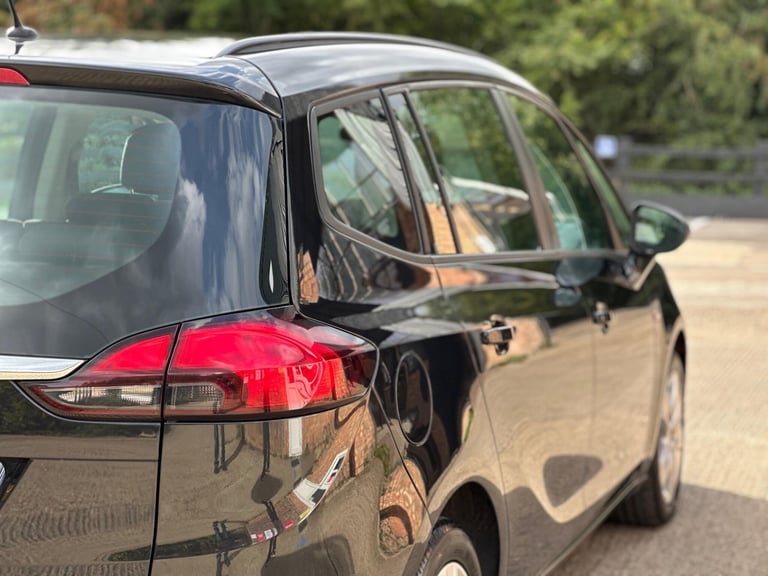 2013 Vauxhall Zafira Tourer 1.8 16V Exclusiv Euro 5 5dr Petrol