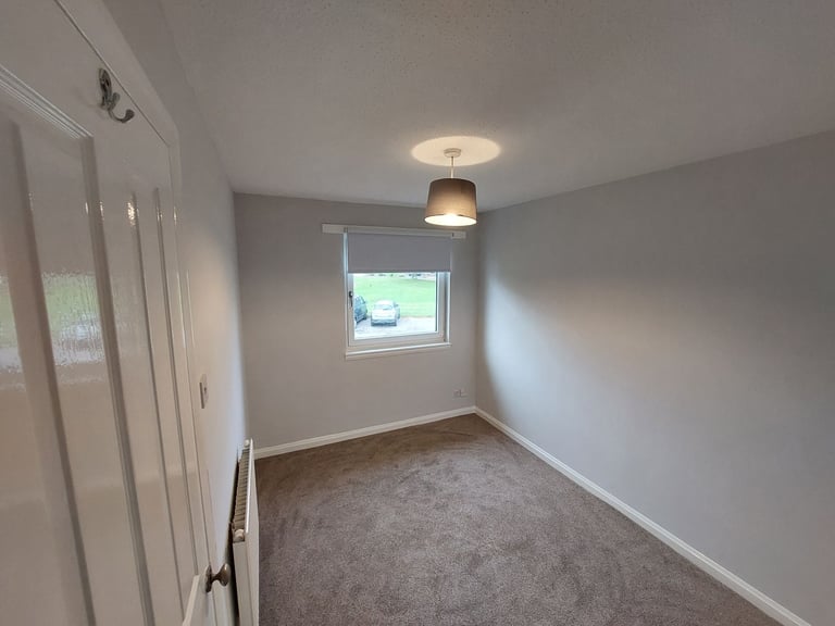 🏡 1-Bedroom Flat to Let – Peaceful Location Overlooking Hogganfield Loch