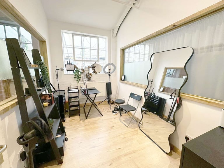 Office | Commercial Unit | Creative Space | Beauty Room in Wimbledon South West London SW19