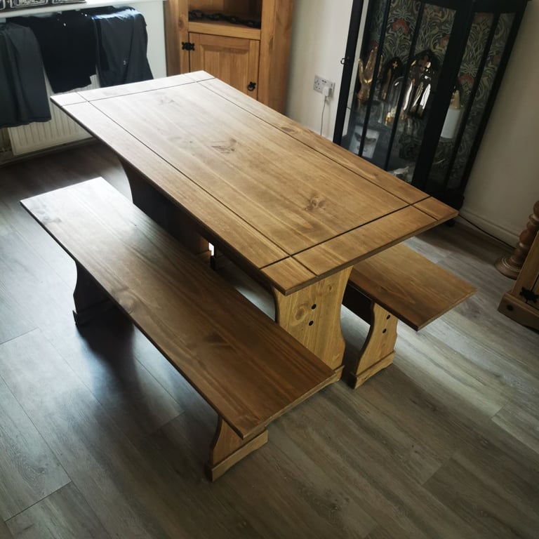 Corona Dining Set table + Benches 