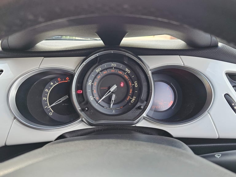 2010 Citroen DS3 1.6 HDi Black 3dr HATCHBACK DIESEL Manual