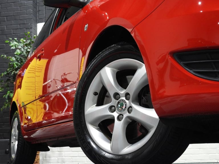 2010 60 SKODA FABIA 1.2 TSI SE HATCHBACK 5DR PETROL DSG EURO 5 (105 PS)