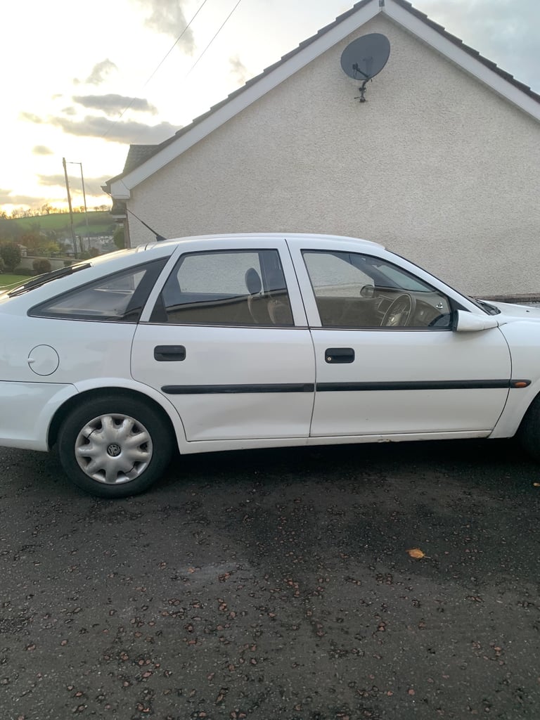 Vauxhall, VECTRA, Hatchback, 1997, Manual, 1995 (cc), 5 doors