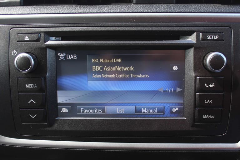 2015 Toyota Auris 1.8 Auris Icon+ VVT-i CVT 5dr Hatchback Hybrid Automatic