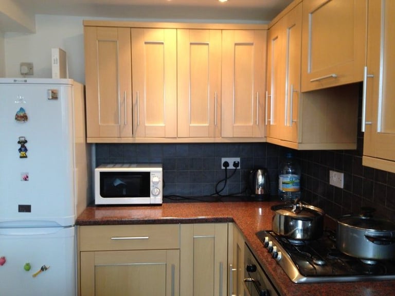 Large double room with garden access - All Bills included