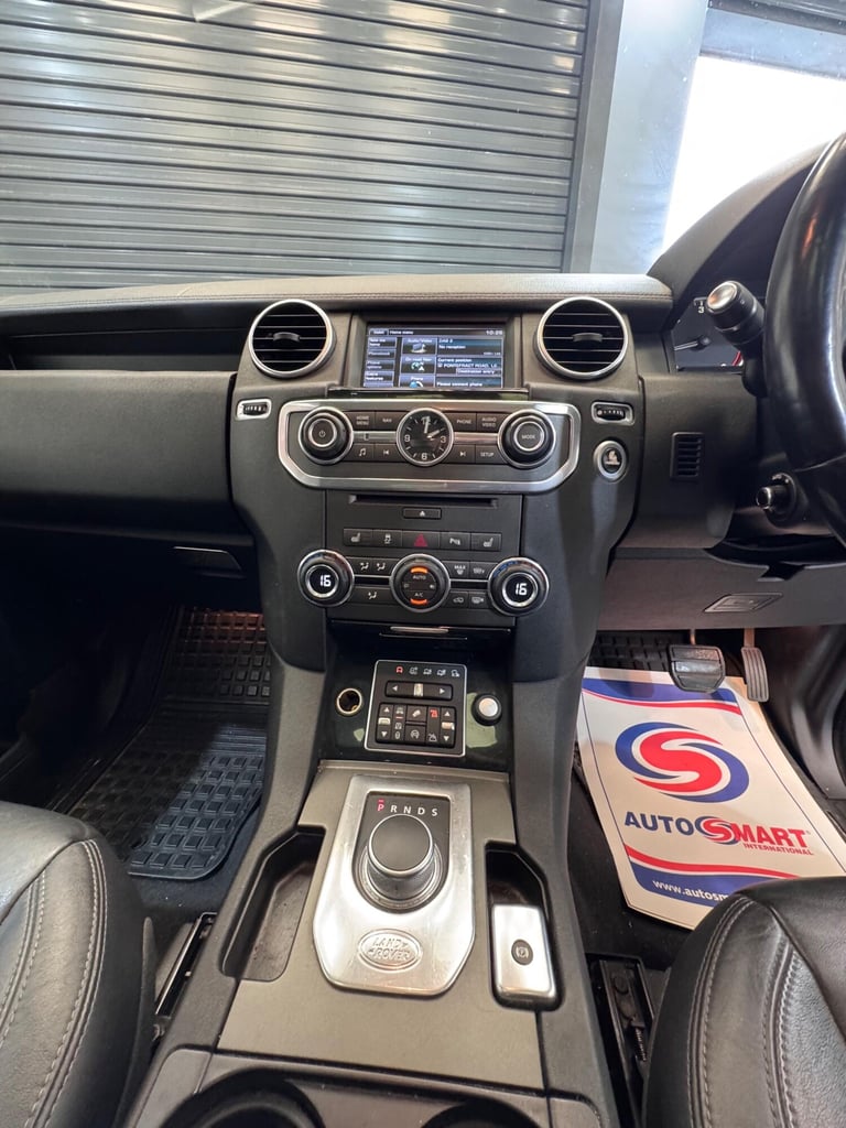 2015 Land Rover Discovery 3.0 SDV6 HSE 5dr Auto ESTATE DIESEL Automatic