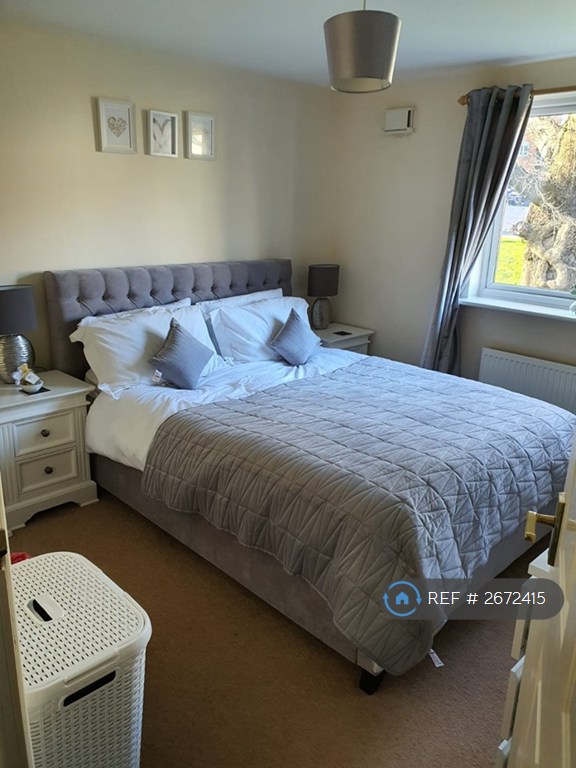 2 bedroom flat in Whitworth House, Newport, NP20 (2 bed) (#2672415)