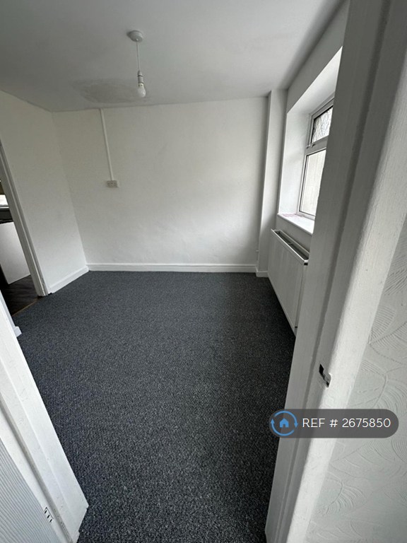 3 bedroom house in Glan 'Y Nant, Bargoed, CF81 (3 bed) (#2675850)