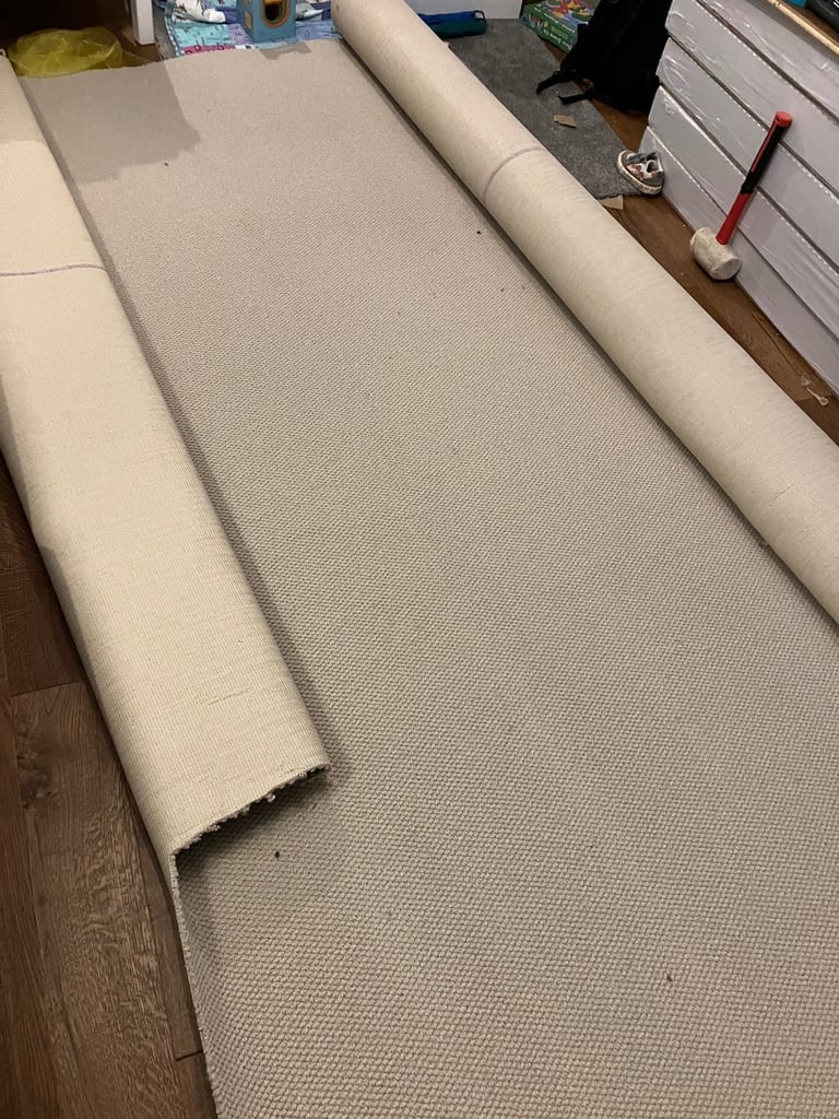 image for Cream Carpet 2.3 x 2.9m brand new