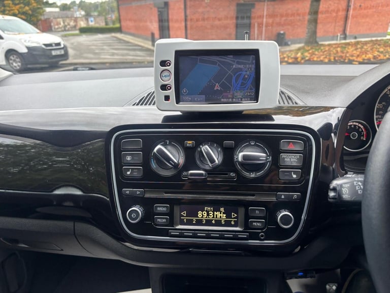 VOLKSWAGEN UP 1.0 High up! 2013