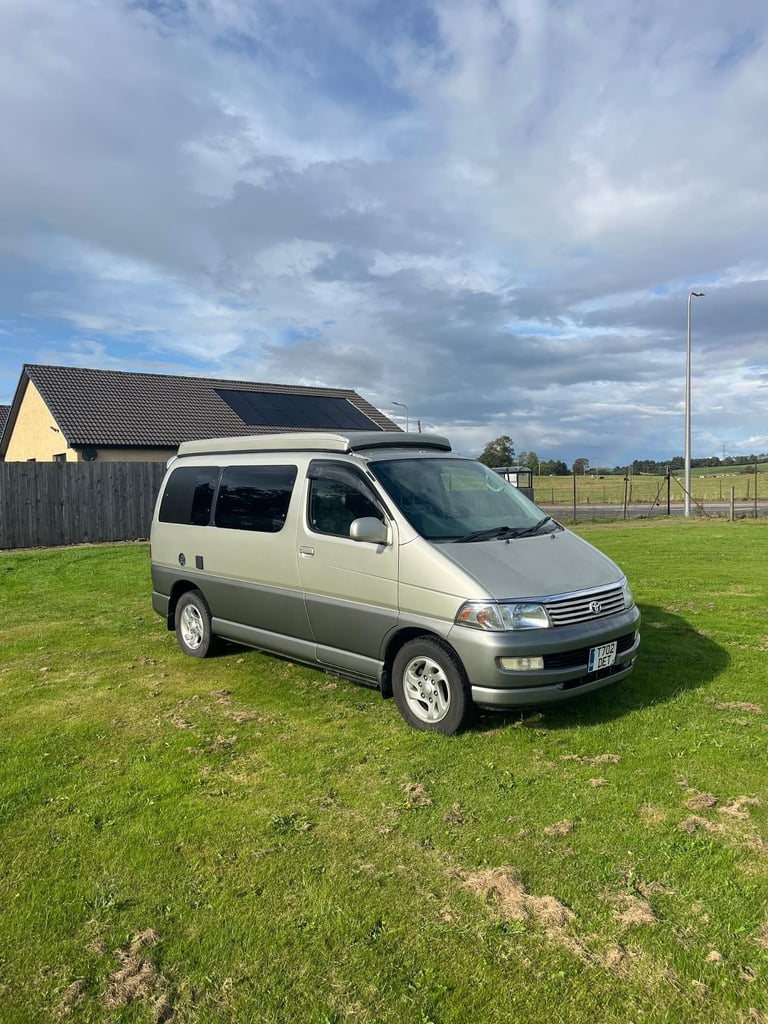 Toyota Hi-ace regius 