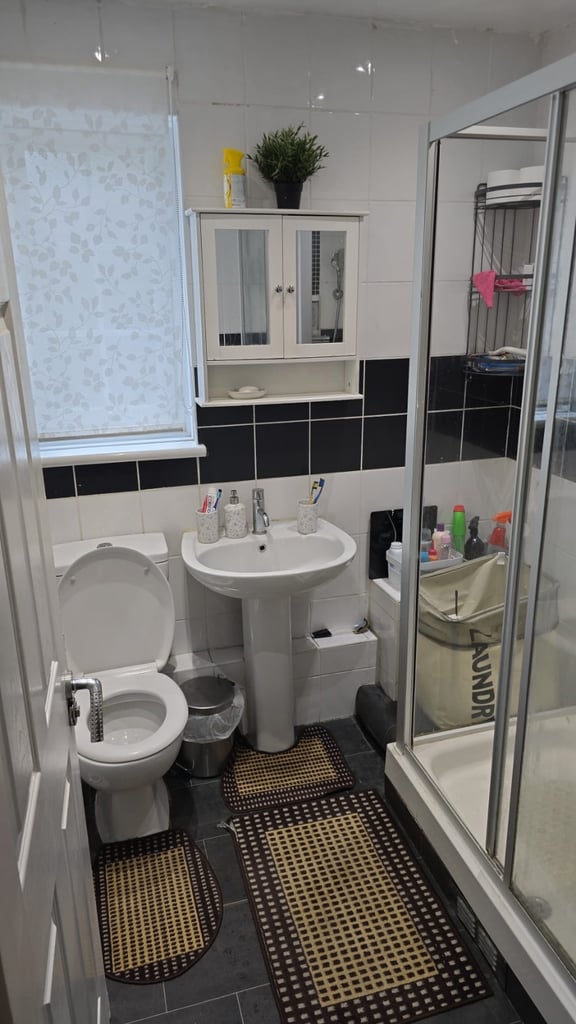 Spacious & Cosy Double Room For Rent AT MK13 7NU