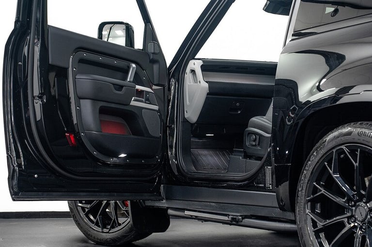 2024 Land Rover Defender 3.0 D250 X-Dynamic HSE 90 3dr Auto ESTATE DIESEL Automatic