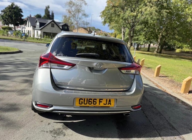 Toyota, AURIS, Hatchback, 2016, Manual, 1598 (cc), 5 doors