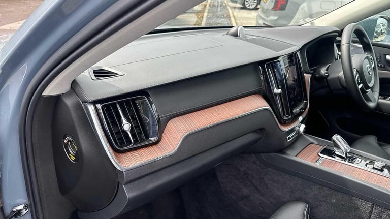 2024 Volvo XC60 2.0 T8 [455] RC PHEV Ultimate Dark 5dr AWD Gtron ESTATE PETROL/ELECTRIC Automatic