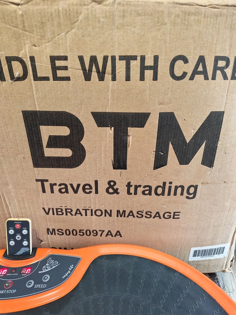 BTM FITNESS VIBRATION MASSAGE PLATE 