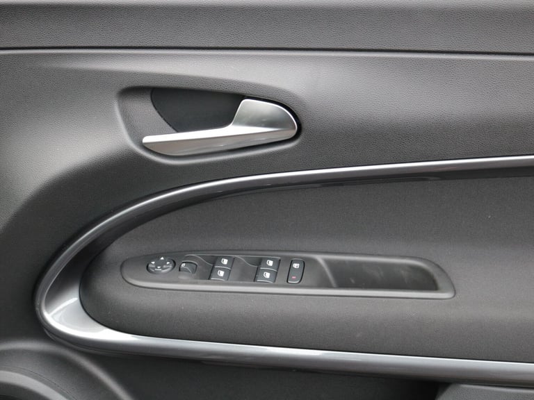 2025 Fiat 600 600 1.2 136hp Hybrid Edct-6 HATCHBACK Petrol/Electric Hybrid Automatic