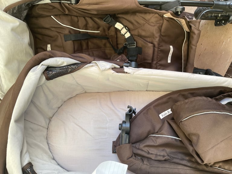 Pushchair. Very used condition. Please read the description. 