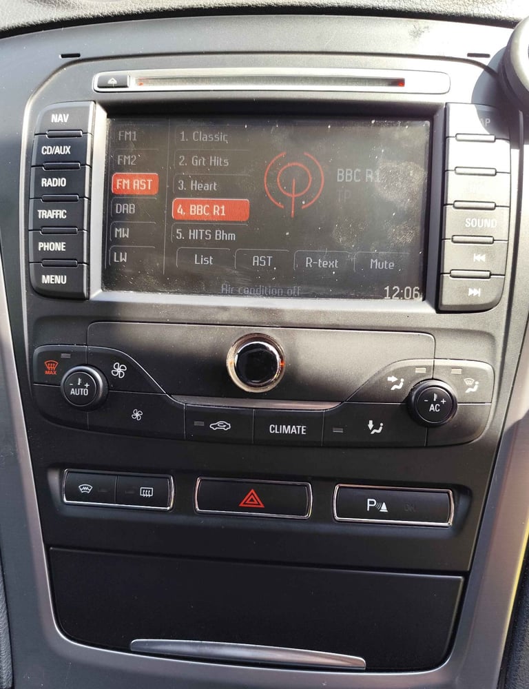  Ford Mondeo MK4 Control Unit 2010-2014 + Sd Card Maps + the four buttons at the bottom  £90