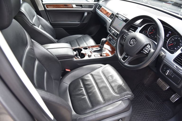 2013 Volkswagen Touareg 3.0h TSI V6 Hybrid SUV 5dr Petrol Hybrid Tiptronic 4WD Euro 5 (s/s) (333 ...