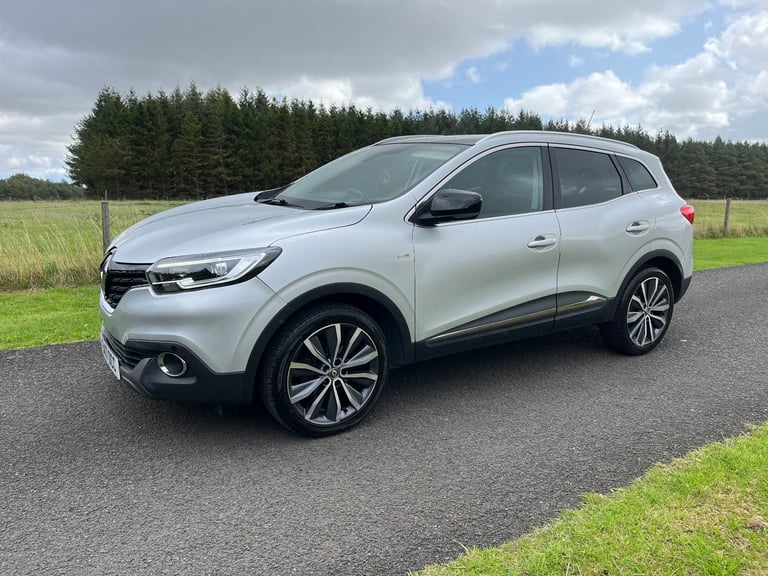 REDUCED Renault Kadjar SUV 1.2 petrol turbo 2017 65K , Fresh MOT , Ulez compliant , Immaculate car