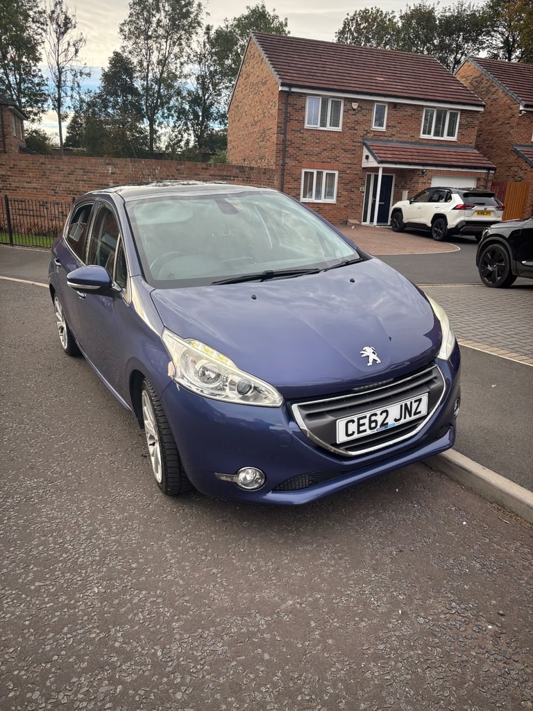 Peugeot, 208, Hatchback, 2012, Manual, 1560 (cc), 5 doors