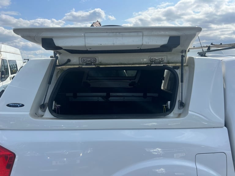 2019 NISSAN NAVARA Double Cab Pick Up Tekna 2.3dCi 190 4WD Auto LEATHER 101k