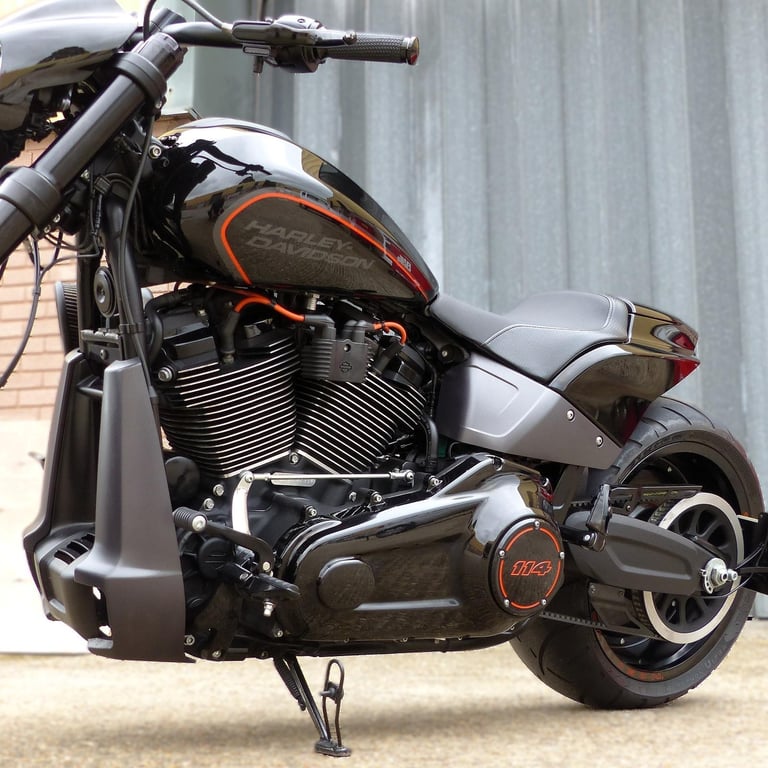 HARLEY DAVIDSON FXDRS SOFTAIL 114 1868. A MUSCLE CRUISER IN PERFECT CONDITION.