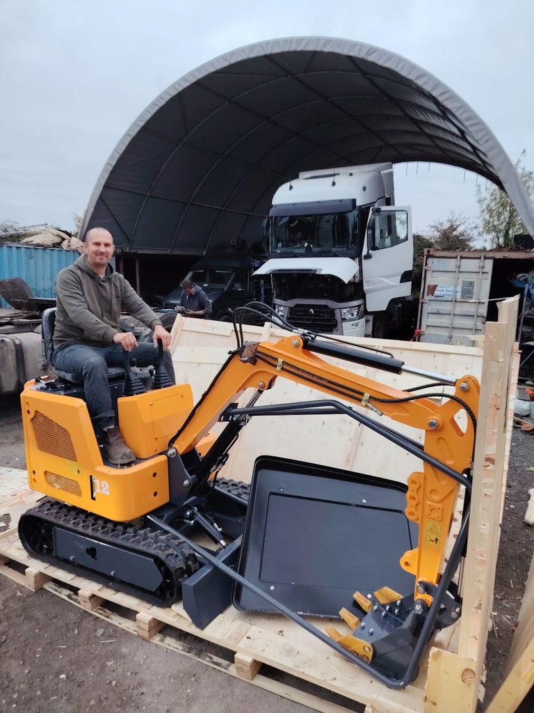 New mini digger 1.2 tone 