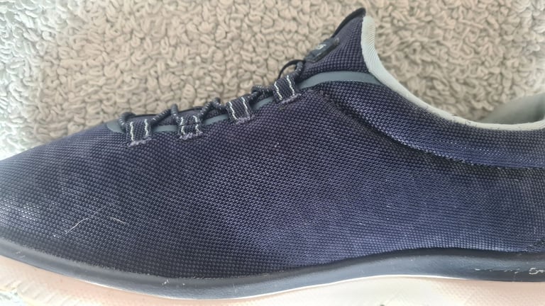 Skechers uk4 uber lightweight memory foam navy trainers, almost teo tone design 