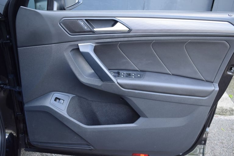 2019 Volkswagen Tiguan 2.0 TDI R-Line SUV 5dr Diesel DSG 4Motion Euro 6 (s/s) (190 ps) ESTATE Die...