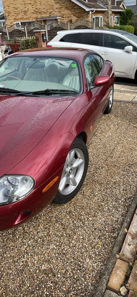 Jaguar XK8 4.0 V8 Coupe 1999 Auto 3996 (cc), 2 doors £1495