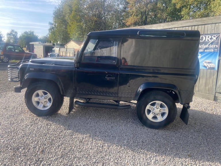  Land Rover Defender 90 2.5 TDi County Station Wagon 3dr Diesel Manual (111 bhp) Diesel Manual