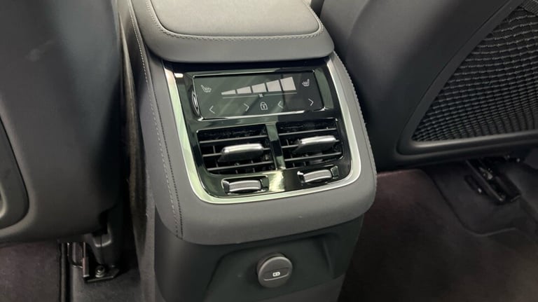 2025 Volvo XC90 Ultra, T8 AWD Plug-in hybrid, Dark, 7 Seats (BLIS, Panoramic Sunroof) Estate Petr...
