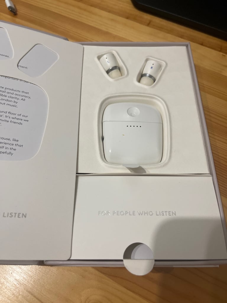 cambridge audio true wireless headphones ear buds pods melomania 1+ white 