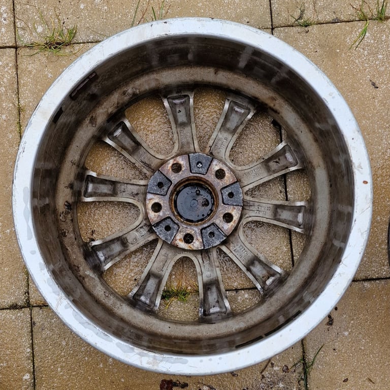  Pair of Genuine BMW 17" Alloy Wheels – 8Jx17 – No Cracks/Bends – Ideal for Refurb
