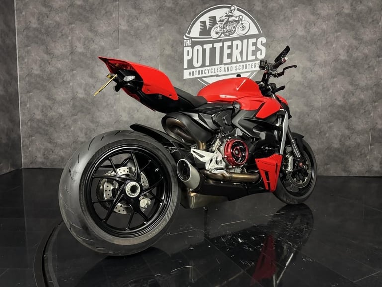 DUCATI STREETFIGHTER V2 2023