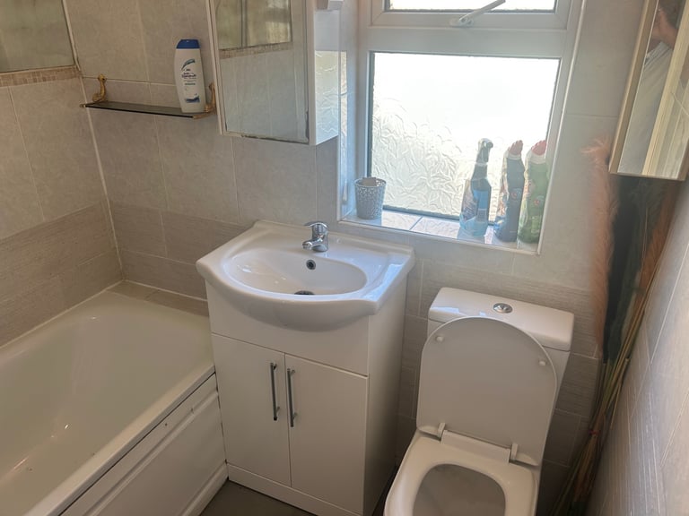 Lovely one bedroom flat to let in Whetstone N20 (please read ad)