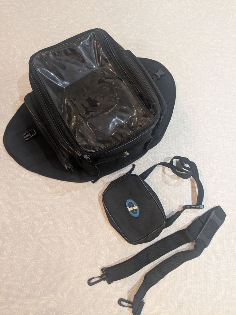 (PRICE REDUCTION!!) Oxford '1' motorcycle tank bag, 15-20l, magnetic