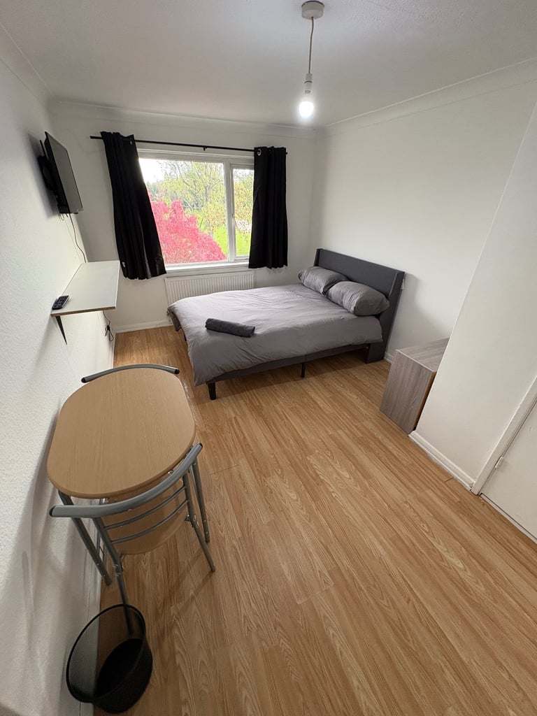 Rooms to rent Gatwick 