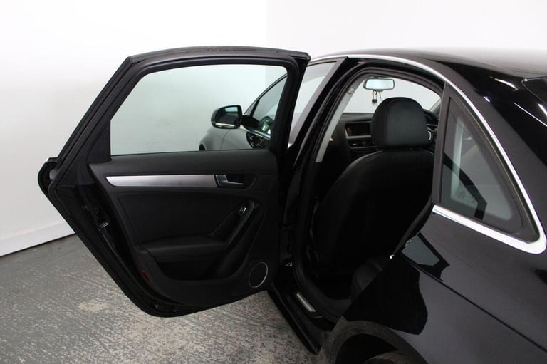 AUDI A4 2.0 TDI SE Technik quattro Euro 5 (s/s) 4dr 2013