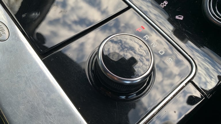 2018 Land Rover Range Rover Velar 2.0 D240 R-Dynamic SE SUV 5dr Diesel Auto 4WD Euro 6 (s/s) (240...