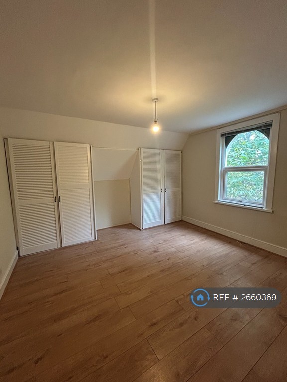 4 bedroom house in Carisbrooke Road, London, E17 (4 bed) (#2660369)
