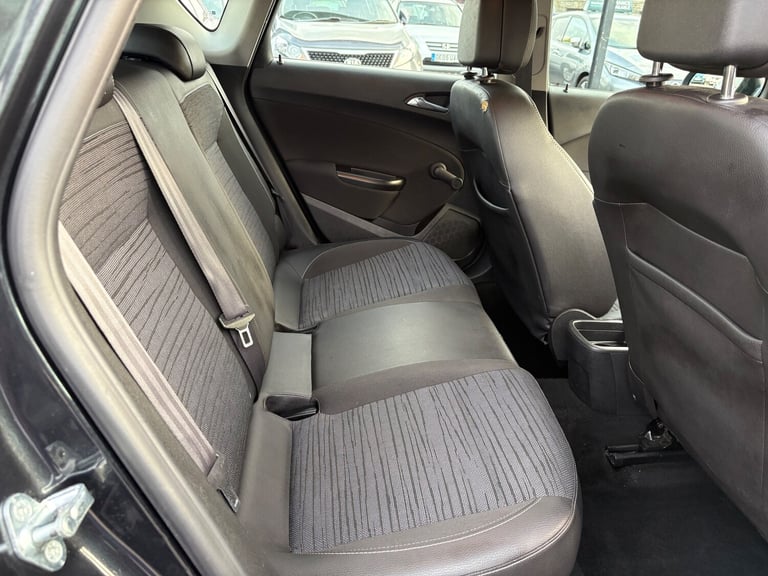 2014 Vauxhall Astra 1.6 16v Excite Hatchback 5dr Petrol Manual Euro 5 (115 ps)